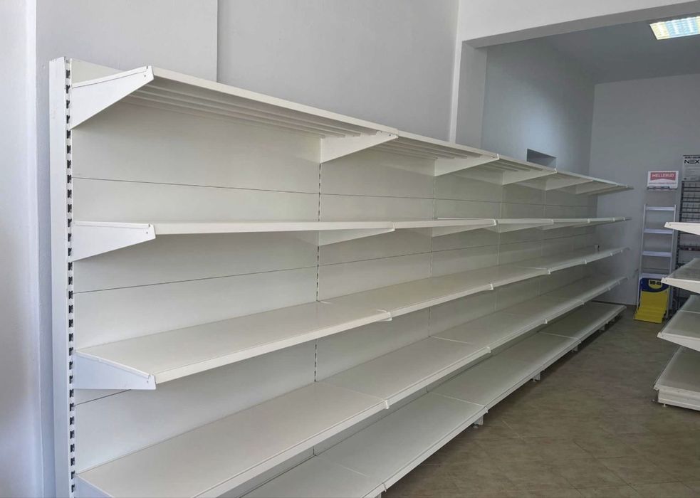 Rafturi de magazin