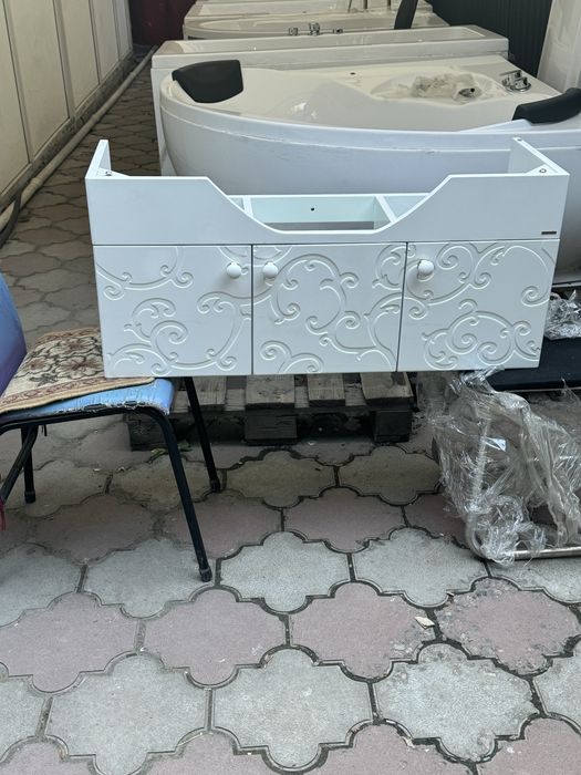 Продам куски  ЛДСП  , полки  итд