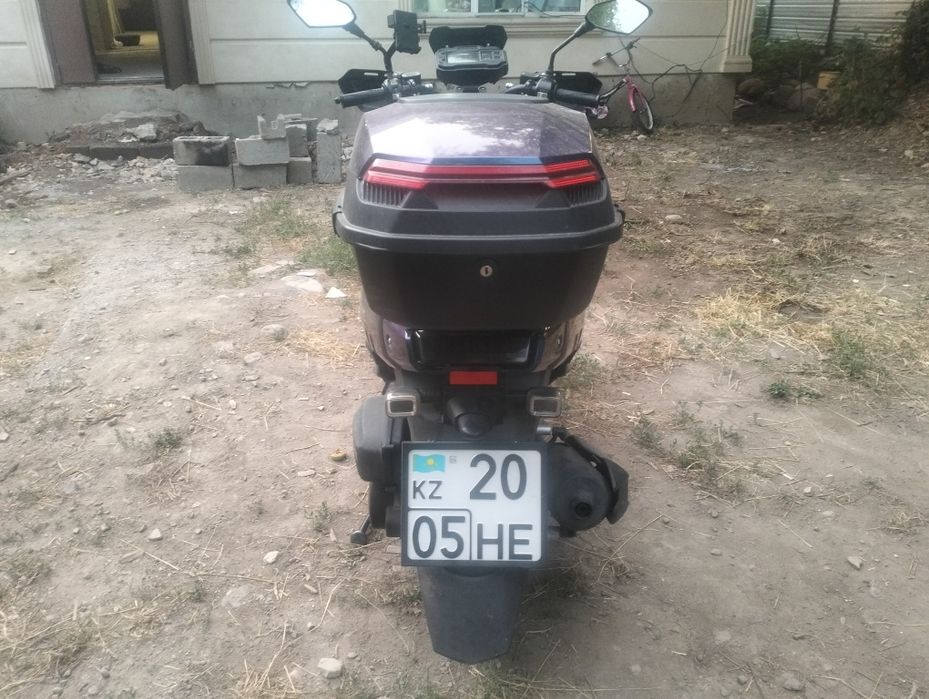 Пролается мопед  250000