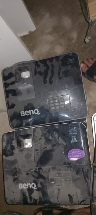 Продам проектор Benq