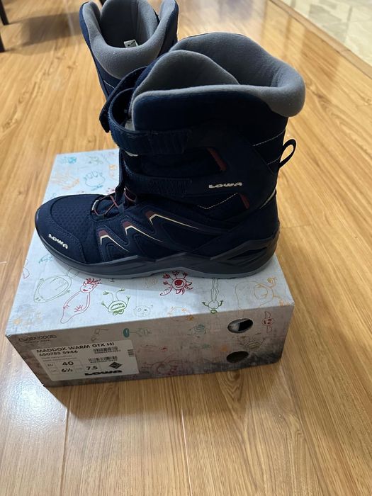 Bocanci noi LOWA cumpărați de la magazinul Himalaya factură mărimea 40