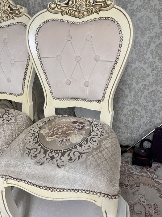 Продам стол и стулья