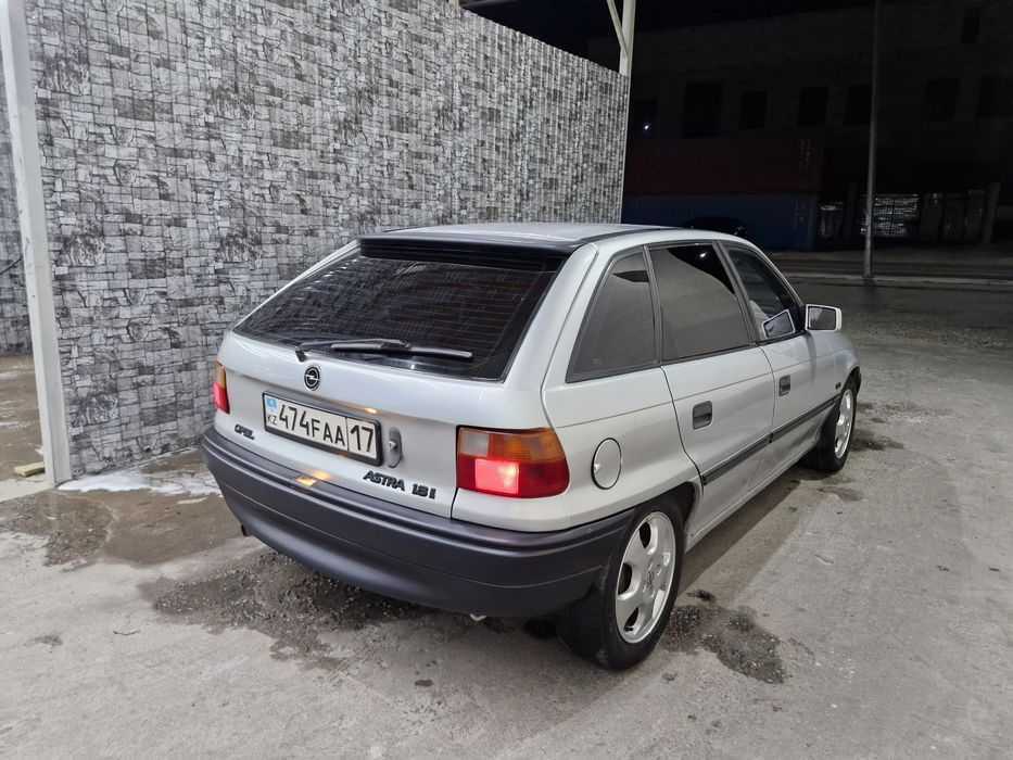 Opel astra 1 8 .