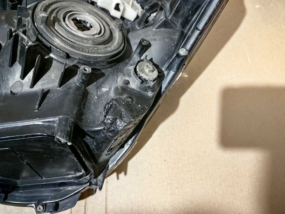 Оригинален фар Toyota Land Cruiser 200 / Тойота Ленд Крузер 200