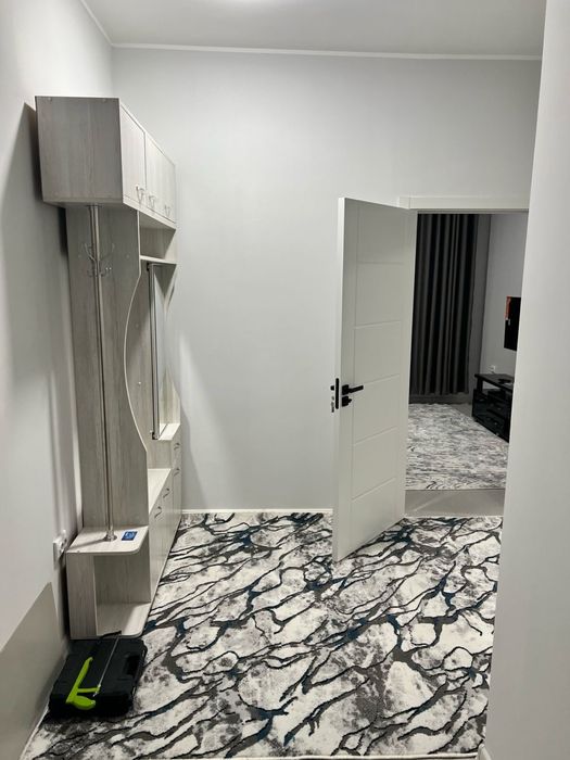 сдаю 2х комнатную квартиру  в новостройке вся укомплектованна !