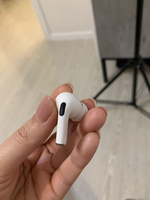 Apple AirPods правый наушник