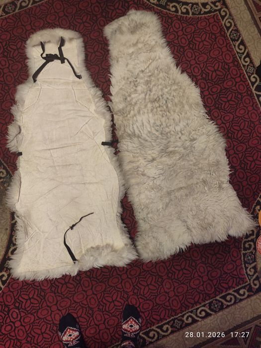 Продаются универсальные накидки на сиденья автомобиля.