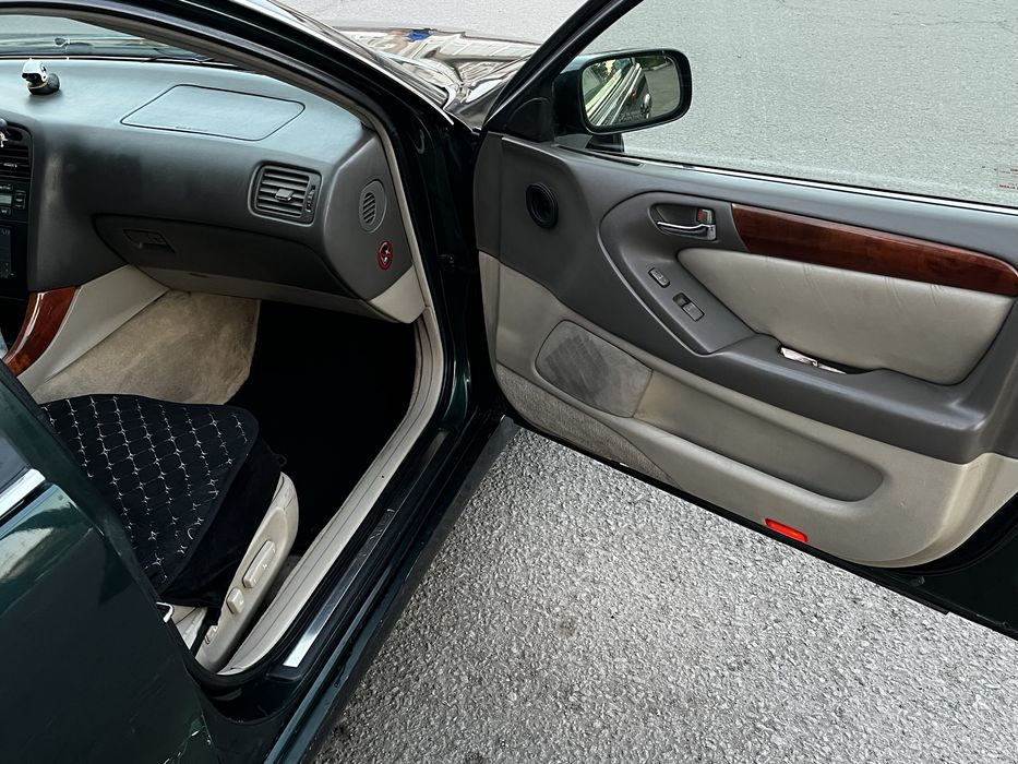 Lexus GS300  продам