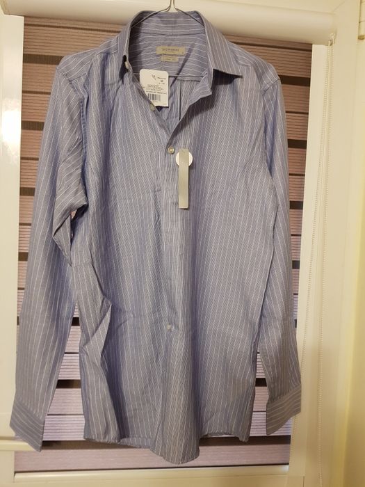 Cămăși de bărbat diferite mărimi noi cu mîneca lungă din bumbac.