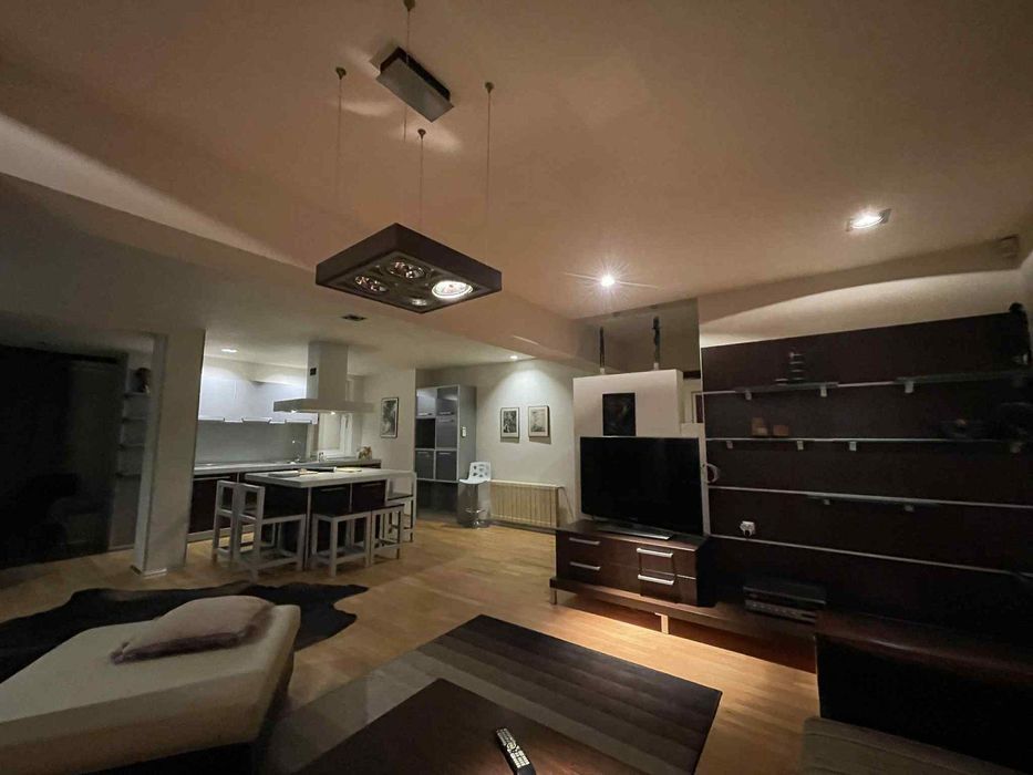 Дава се под наем Двустаен апартамент в Варна, Бриз - 80 кв.м за 797.64 € - Снимка #1