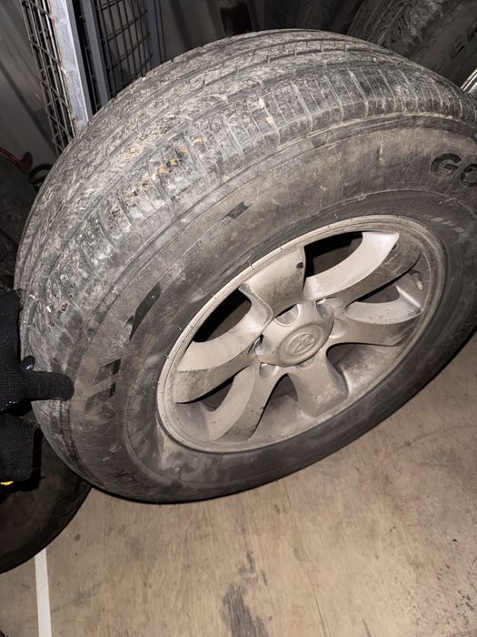 Продам диски с покрышкой 265/65/17