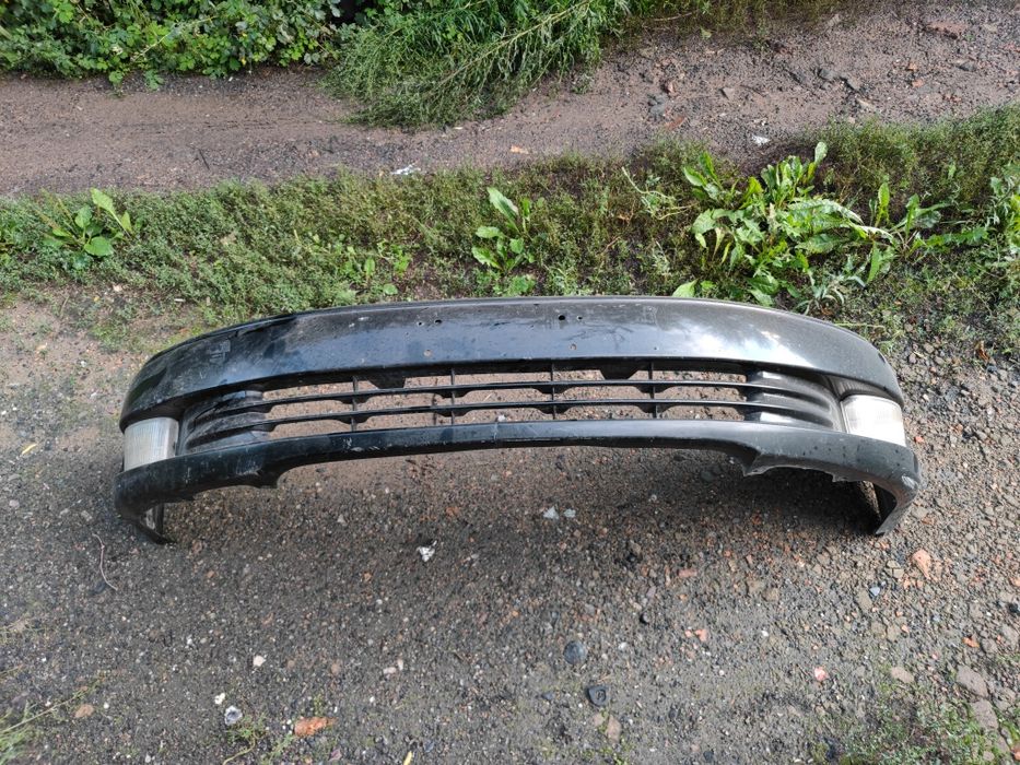 Передний бампер от toyota windom