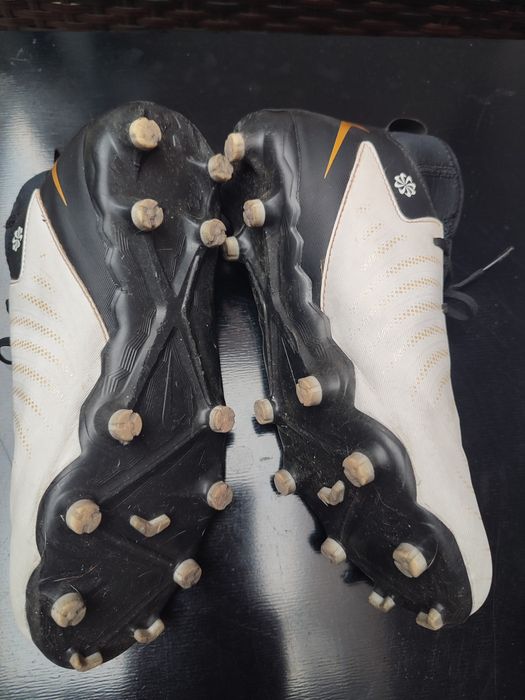 Бутонки Nike Phantom