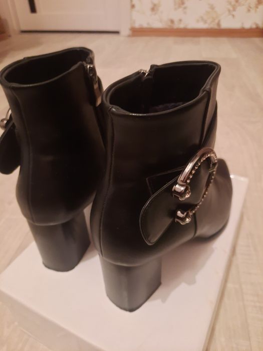 Продам женское сапоги 39-40раз