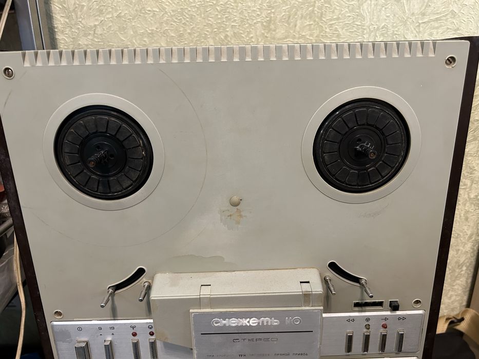 Катушечный магнитофон Снежеть-110