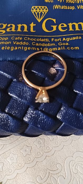 Кольцо с бриллиантом