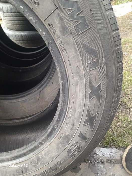 Продам комплект шины 235 65 Р17