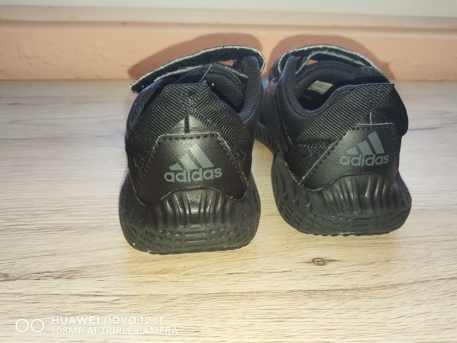 Маратонки Адидас