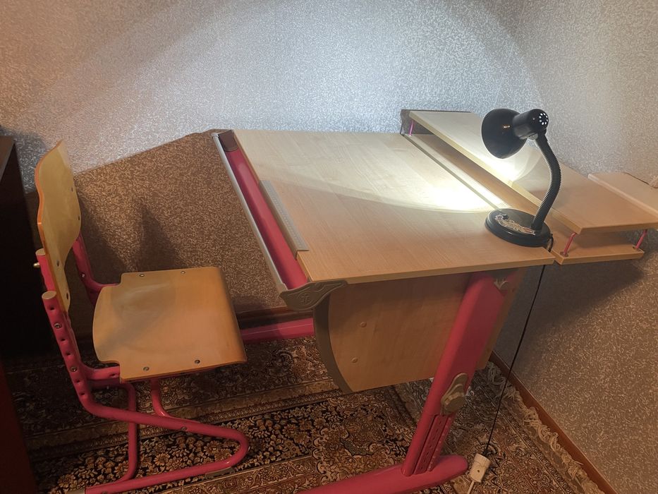 Парта(рабочий стол)
