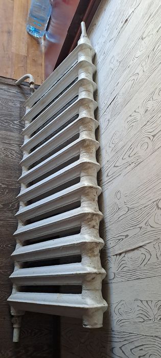 Продается батарея отопления чугуная советская 12 секции