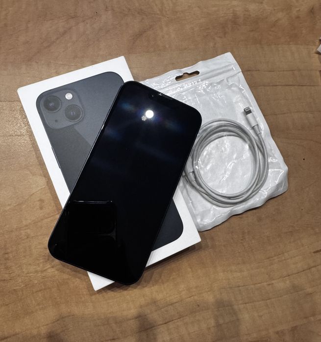 Продавам  iPhone 13 , 128 GB