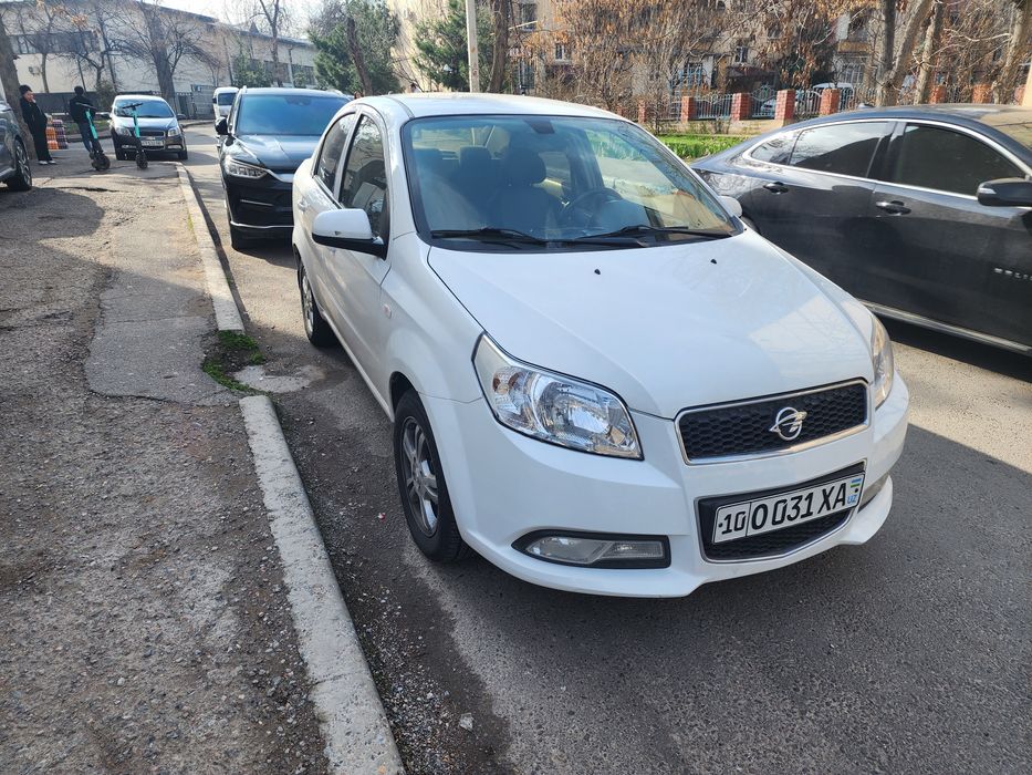 Nexia3 Ravon sotiladi