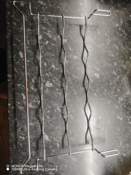 Метален рафт за бутилки