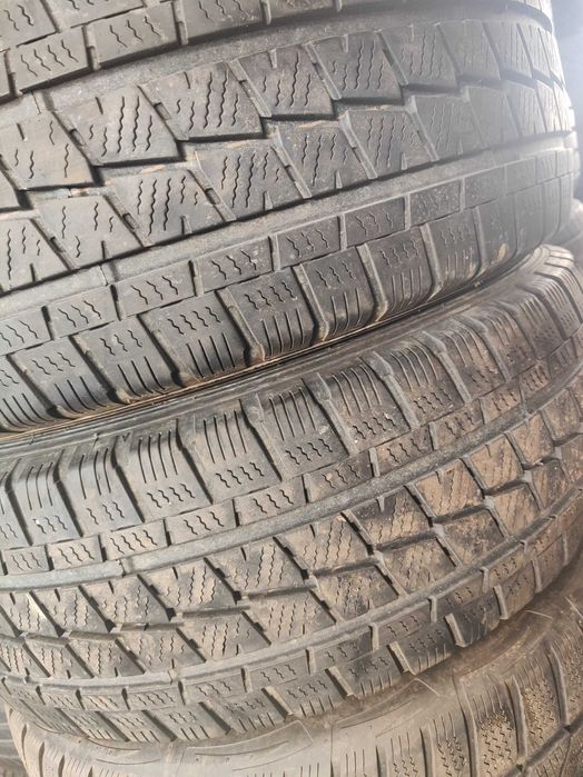 2бр.зимни гуми 205/65/16C Falken