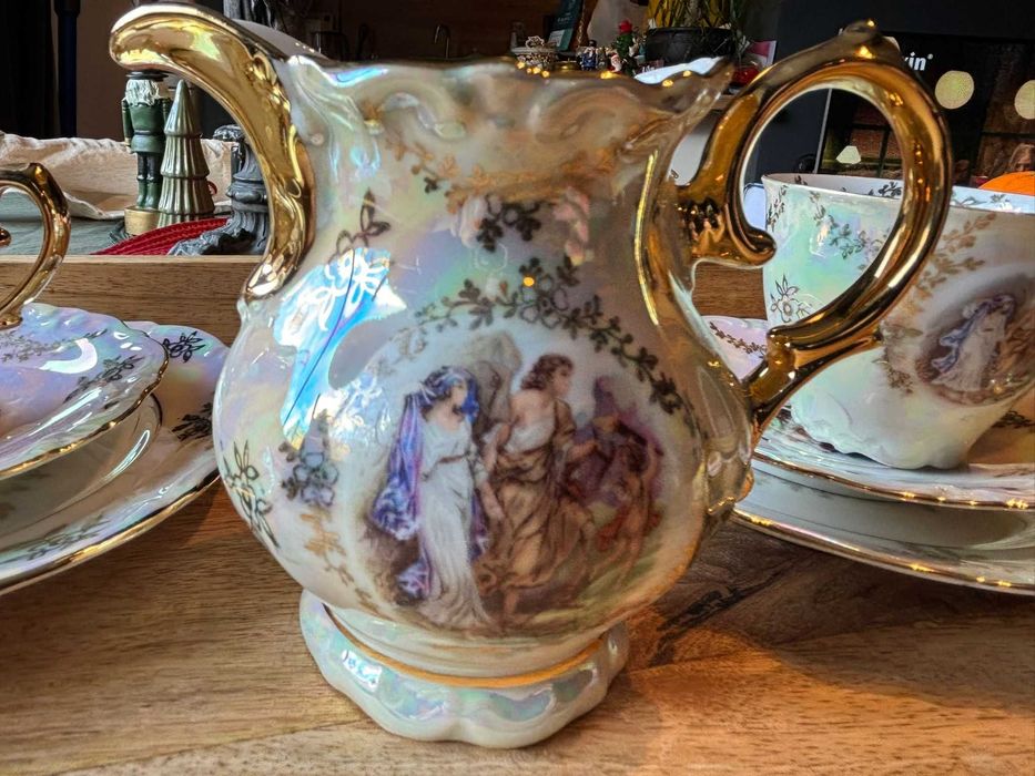 Порцелан - чаши и каничка Крон