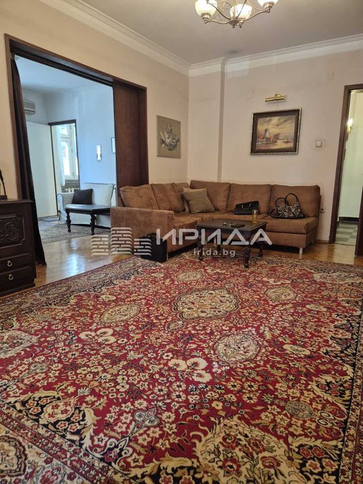 Просторен апартамент в кв. Яворов