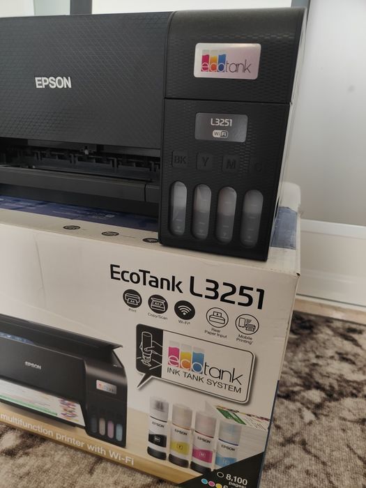 Продам цветной принтер Epson 3251