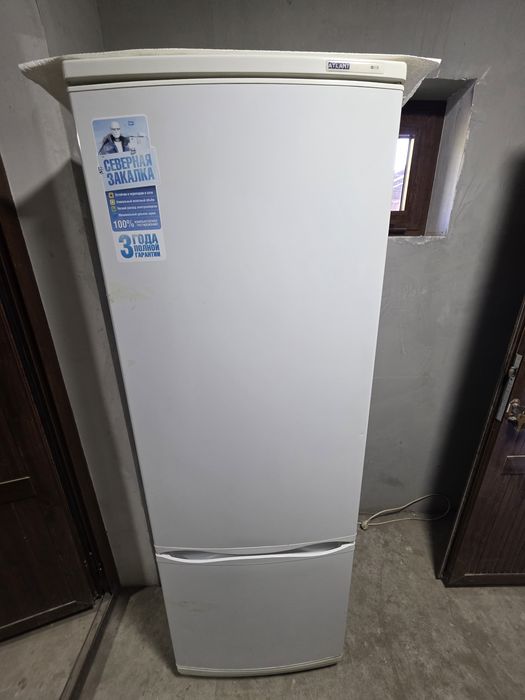 Продается холодилник атлант