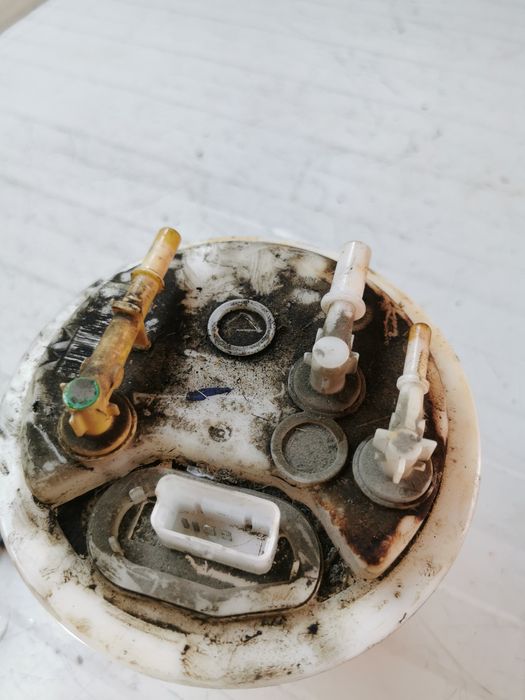 Pompa motorina rezervor citroen c5 lll 2.0hdi litometru 150lei