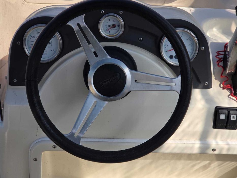 Barcă Askeladden 475 Freestyle + Suzuki DF60 + sonar + peridoc