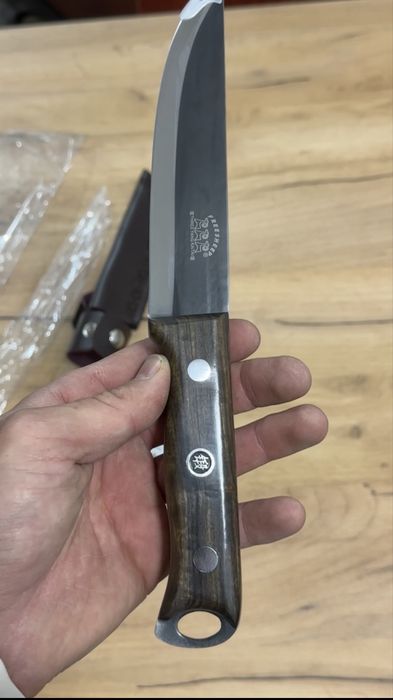 Пышақтар бар сатылымда нож