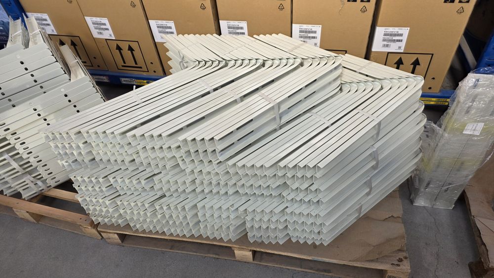 Стойки за климатик 43см заварени боядисани дебелина 1.5мм