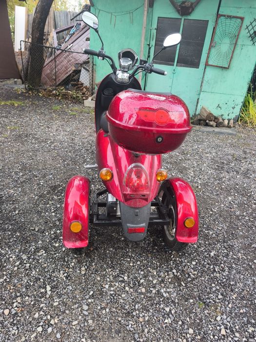 Scuter/triciclu electric fără permis