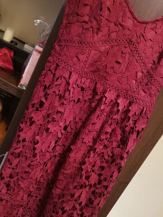 Rochie burgundy/grena  dantela brodata