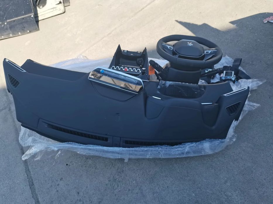 Plansa Bord peugeot 208 cu airbag si centuri 2019-2024