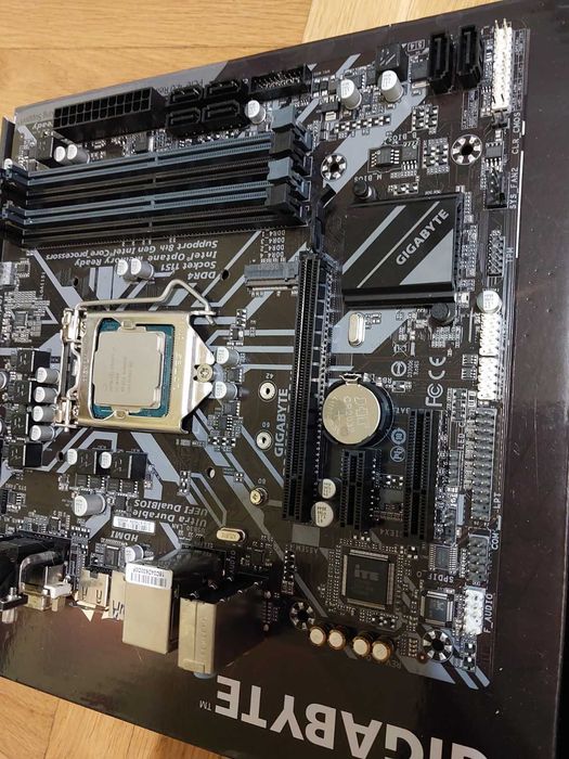 Intel Core i7 8700 + Gigabyte B365M DS3H