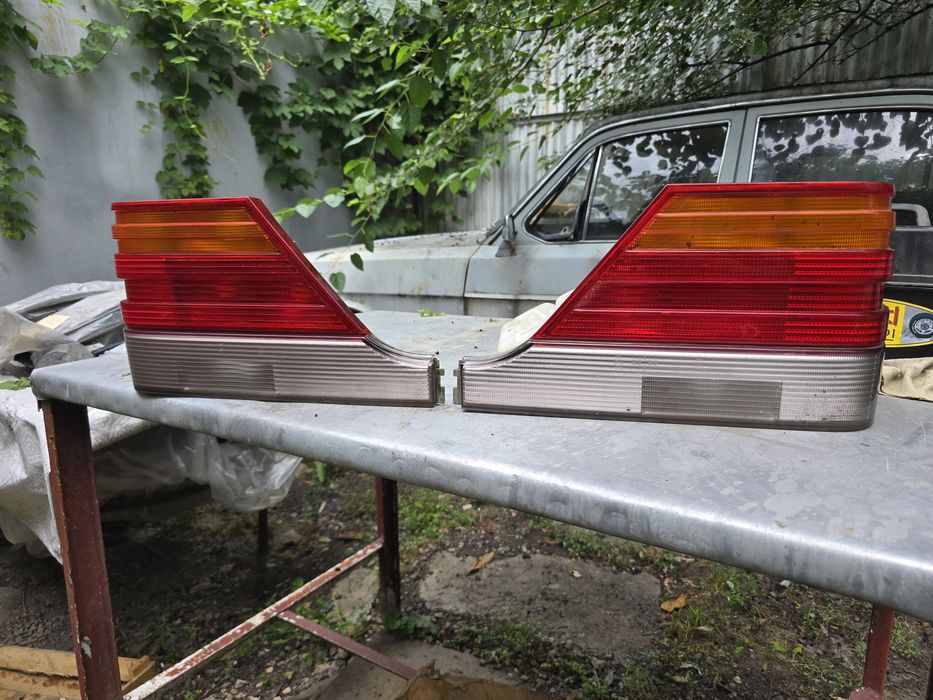 Оригинальные задние фонари на Mercedes-Benz W140