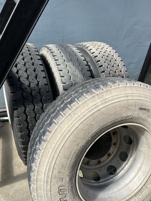 Продам шины 318/80 R 22,5 brigstone