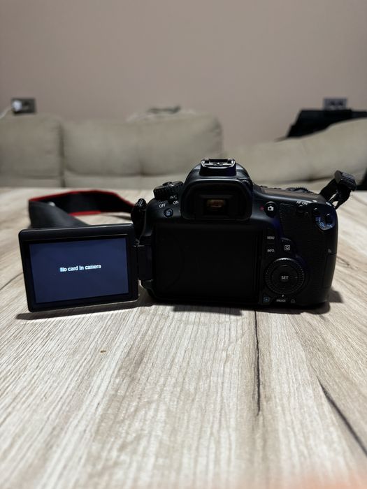 Фотоапарт CANON  EOS 60D с обектив CANON EFS 18-135 + ПОДАРЪК