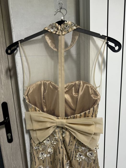 Rochie eleganta aurie