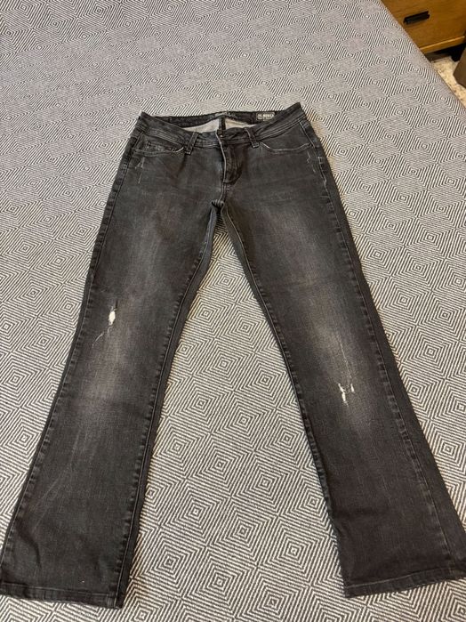 Черный джинсы небольшой клеш