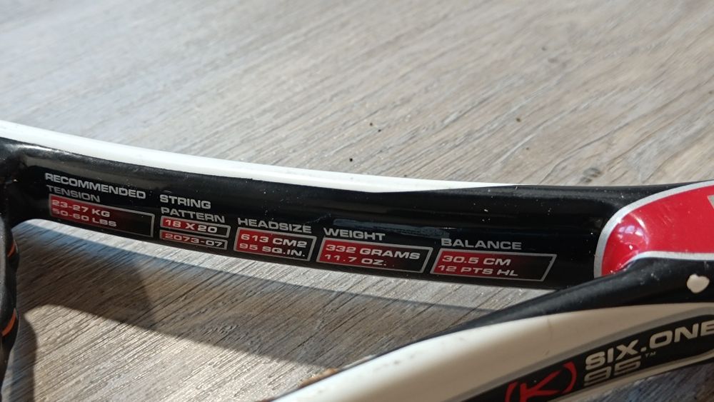 Професионална тенис ракета Wilson SIX .One 95