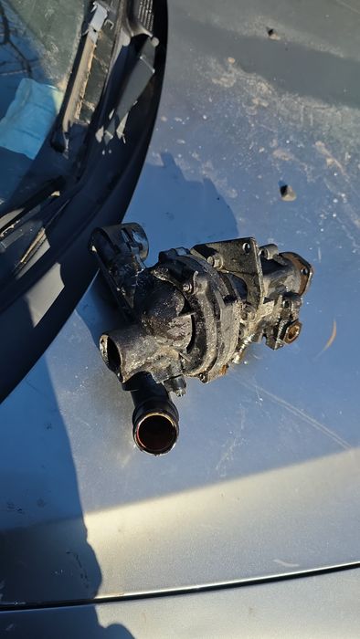 Водна помпа за Jaguar xf 3 дизел 2012 година