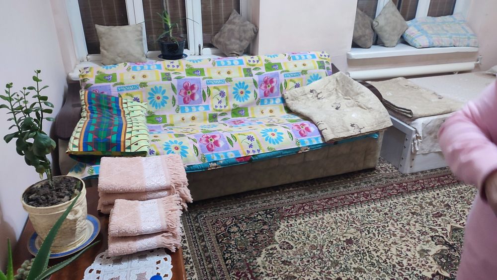 Мехмонхона. Чор-Минорга атиги 100 метр. Масофа.