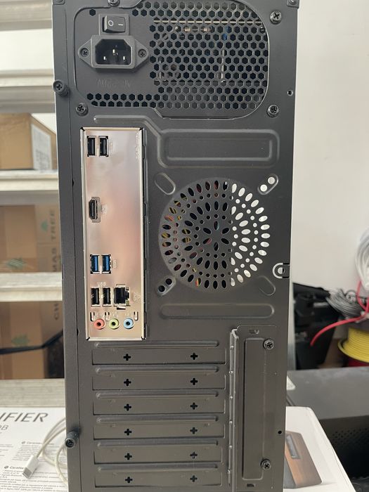 PC i3 gen 12 - 8 GB RAM - 1 TB SSD - 1 TB HDD