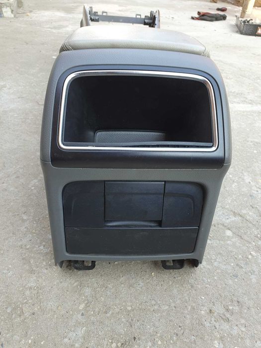 Consola cotiera Audi A4 b8 volan pe stanga
